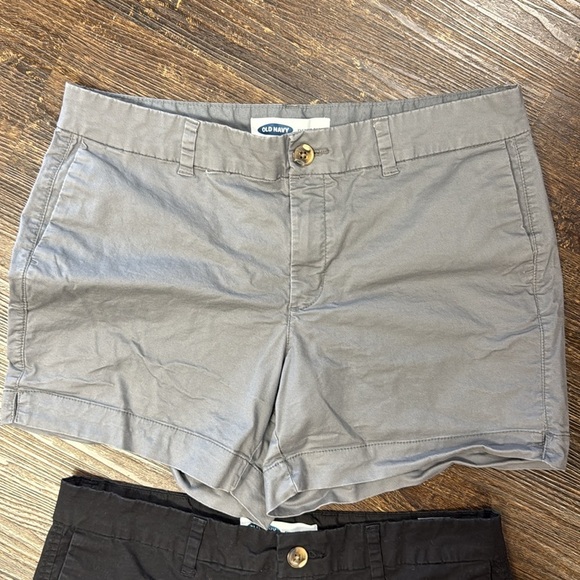 Old Navy Everyday Short size 8 set of 2 (A26) - Picture 2 of 6